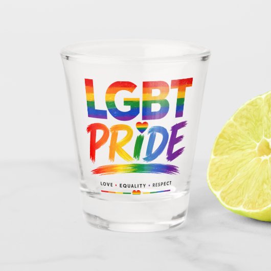LGBT Pride Regenboortypografie Shot Glas (Voorkant)