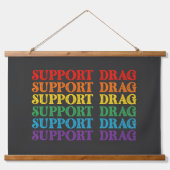 LGBT Pride Steun Drag Is Geen Misdaad Hangend Wandkleed (Voorkant)