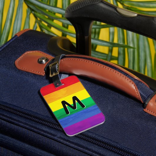 LGBT Regenboog Strand Monogram Gepersonaliseerd Bagagelabel (Voorkant Insitu 1)