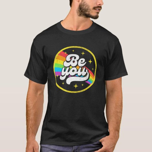 Lgbtq BE Gay Pride Lgbt Ally Rainbow Flag Retr T-shirt (Voorkant)