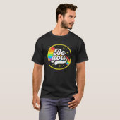 Lgbtq BE Gay Pride Lgbt Ally Rainbow Flag Retr T-shirt (Voorkant volledig)