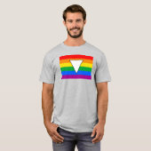 LGBTQ+ driehoek en regenboogpride T-shirt (Voorkant volledig)