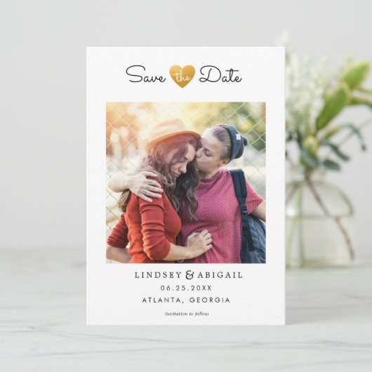 LGBTQ Gold Heart Sparen de Datum met Foto Save The Date (Staand voorkant)