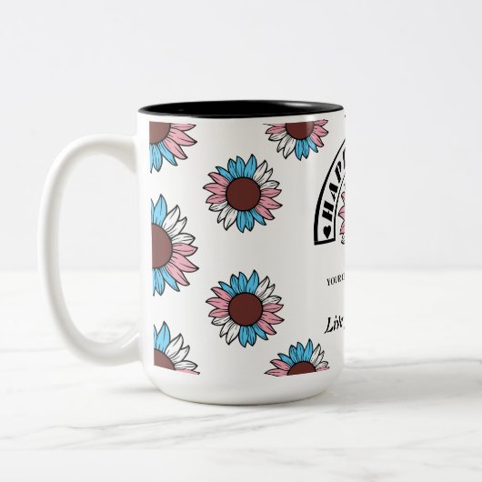 LGBTQ Happy Pride: Zonnebloem in transgenderkleure Tweekleurige Koffiemok (Links)