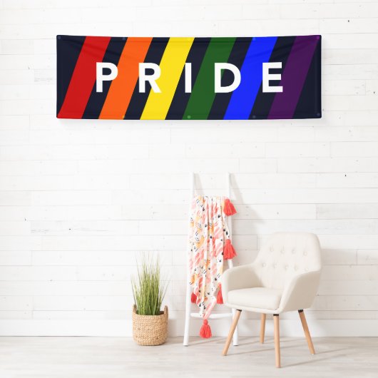 LGBTQ PRIDE Diagonal Rainbow Stripes op Navy Blue Spandoek (Insitu)