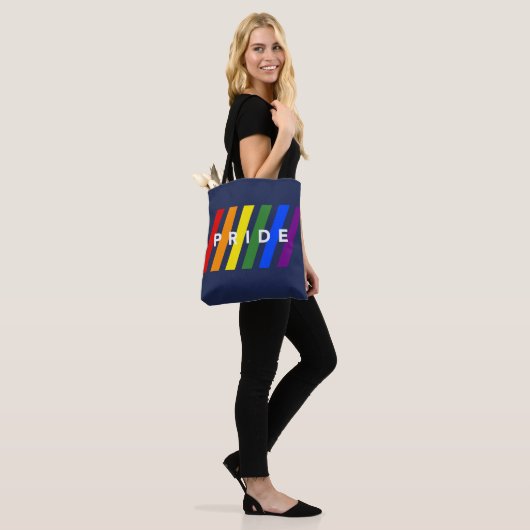 LGBTQ PRIDE Diagonal Rainbow Stripes op Navy Blue Tote Bag (Op model)