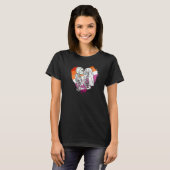 LGBTQ Pride flag skeletons kissing a Lesbian skele T-shirt (Voorkant volledig)