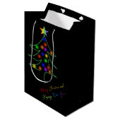 LGBTQ+ / Pride Rainbow Christmas Tree with Stars  Medium Cadeauzakje (Voorkant Gekanteld)