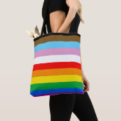LGBTQ+ Progress Flag Strepen Tote Bag (Dichtbij)