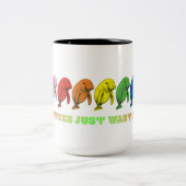 LGBTQIA+ Manatees willen gewoon een knuffel Tweekleurige Koffiemok (Center)