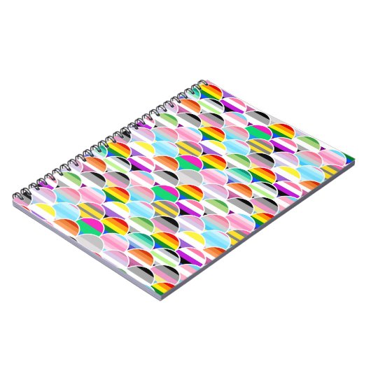 LGBTQIA+ Queer Scalloped Pride Flag Fans Notitieboek (Linkerzijde)