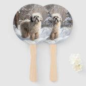 Lhasa Apso Laat het Sneeuwen Kerstmis Handwaaier (Voorkant en achterkant)