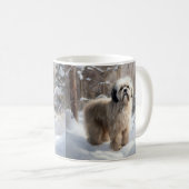 Lhasa Apso Laat het Sneeuwen Kerstmis Koffiemok (Voorkant rechts)