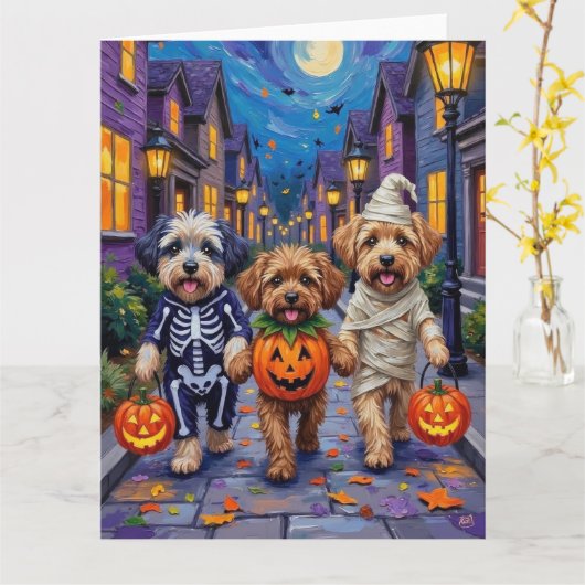 Lhasa Apso Trick-or-Treating In Halloween Kostuums Kaart (Gele Bloem)