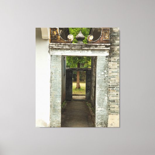 Li Garden Series: Serene Corridor Canvas Afdruk (Voorkant)