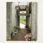 Li Garden Series: Through Ancient Gates Planner (Achterkant)