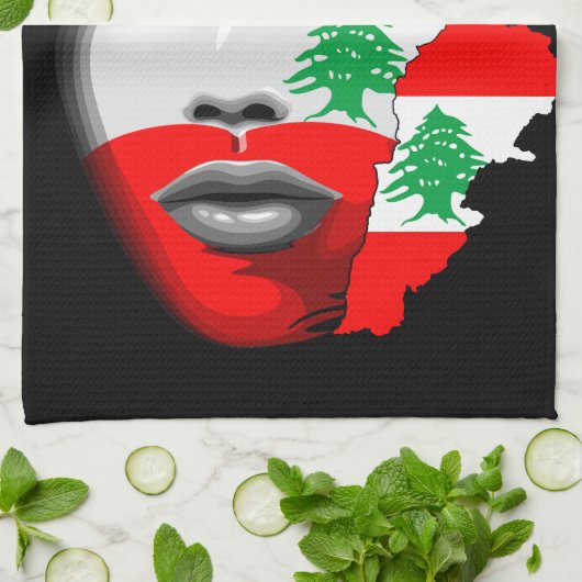 Libanon Vlag en Kaart op het gezicht van het meisj Theedoek (Gevouwen)