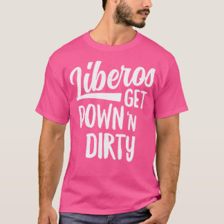 Liberos krijgen neer op vuile volleybal team verde t-shirt