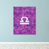Libra Zodiac Symbol on Fuchsia Digital Camo Canvas Afdruk (Insitu (Houten vloer))