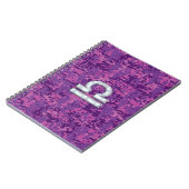 Libra Zodiac Symbol on Fuchsia Digital Camo Notitieboek (Linkerzijde)