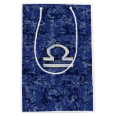 Libra Zodiac Symbol op Blue Digital Camo Medium Cadeauzakje (Voorkant)