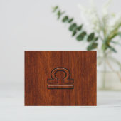 Libra Zodiac Symbol op Mahogany Briefkaart (Staand voorkant)