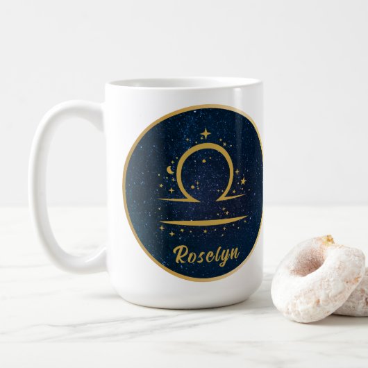 Libra zodiasymbool gouden sterren hemel gepersonal koffiemok (Met donut)