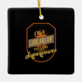 Librarian Keramisch Ornament (Voorkant)