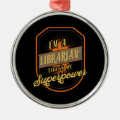 Librarian Metalen Ornament (Voorkant)