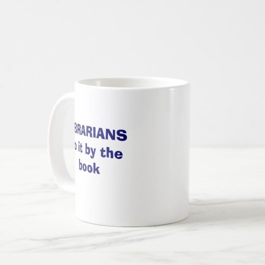 Librarissen doen het volgens het boek koffiemok (Voorkant links)