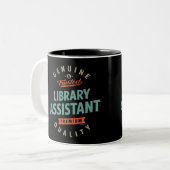 Library Assistant Tweekleurige Koffiemok (Voorkant links)