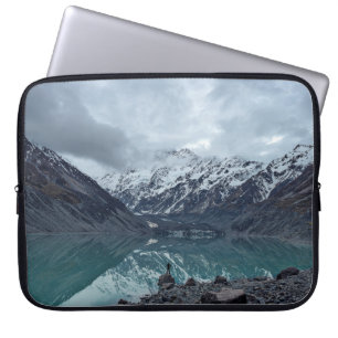 LICHAAM VAN DE WATEROVERLOOKINGSMUNTAINEN TIJDENS  LAPTOP SLEEVE