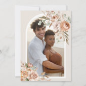 Licht Aarde Tone Bloemen Rustieke Boho Trouwfoto Kaart (Achterkant)