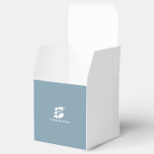 Licht Blauw Elegant Monogram Moderne Eenvoudige Na Bedankdoosjes (Geopend)