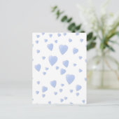 Licht blauw en witte liefde harten patroon. briefkaart (Staand voorkant)