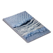 Licht blauw gescheurde joodse textuur. notitieboek (Rechterzijde)