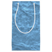 Licht blauw getextureerd papier klein cadeauzakje (Voorkant)