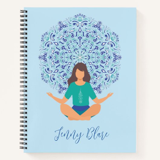 Licht Blauw Mandala Yoga Pose Monogram Naam Notitieboek (Voorkant)