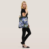 Licht blauwe hydrangeventilator tote bag (Op model)
