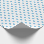 Licht blauwe polaire dot op witte middelgrote ruim cadeaupapier (Hoek)