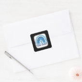 Licht blauwe regenboog op beschadigde autisme vierkante sticker (Envelop)