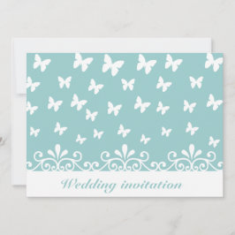 Licht blauwe witte vlinders zwemmen bruiloft uitno kaart