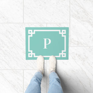 Licht Blauwgroen en Wit Grieks Key Border Monogram Deurmat