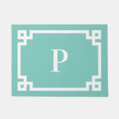 Licht Blauwgroen en Wit Grieks Key Border Monogram Deurmat (Voorkant)