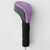 Licht Blauwgroen Monogram & Witte Naam op Paarse Golfheadcover (Schuin)