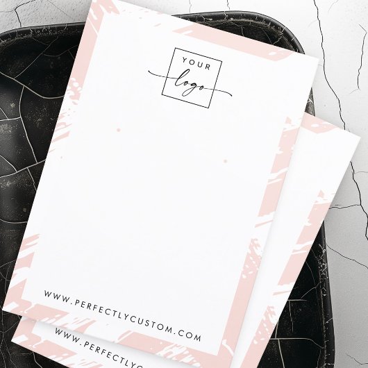 Licht blush roze penseelstreken oorbel display kaa visitekaartje