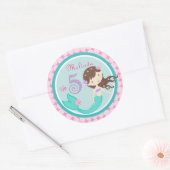 Licht Brunette Zeemeermin Leeftijd Vijf Verjaardag Ronde Sticker (Envelop)