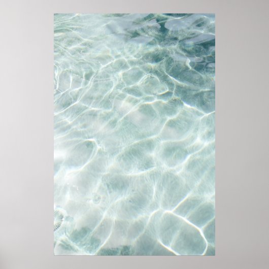 Licht dat overdag wordt weerspiegeld in water poster (Voorkant)