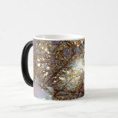 Licht doorbreekt magische mok (Voorkant links)