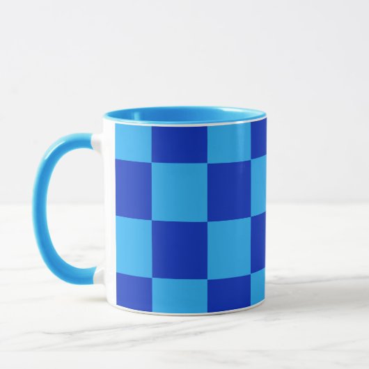 Licht en donkerblauw checker ontwerp mok (Links)